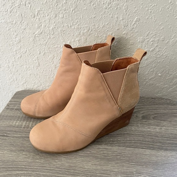Toms Shoes - Toms Kelsey Tan Brown Casual Leather Wedge Ankle Booties Boots Shoes Size 8.5
